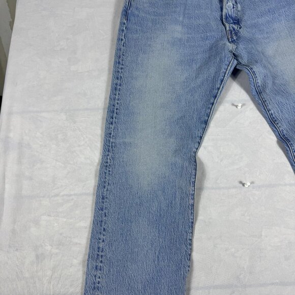 Levis 501 Mens Straight Leg Light Blue Denim Faded 5-Pocket Outdoor Size 36x32 - Picture 5 of 16